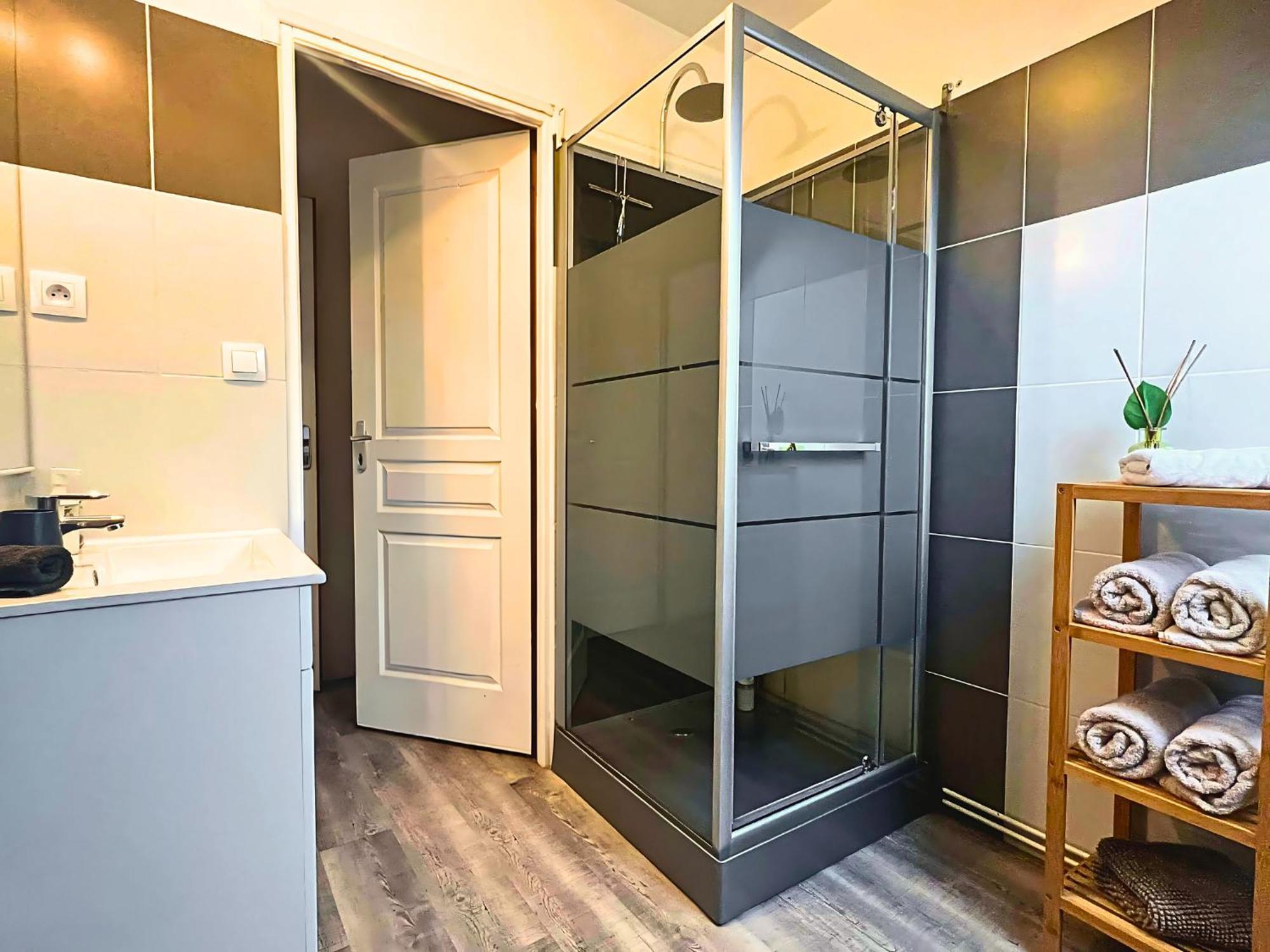 Studio En Plein Centre De Saint-Omer - A 5 Min De La Gare, Parking Gratuit 생토메르 외부 사진